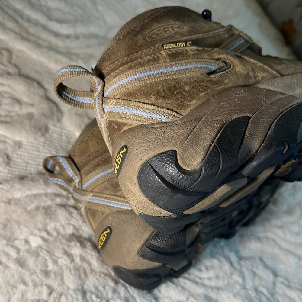 Keen Targhee ll Brown weatherproof Work/Hiking/snow boots